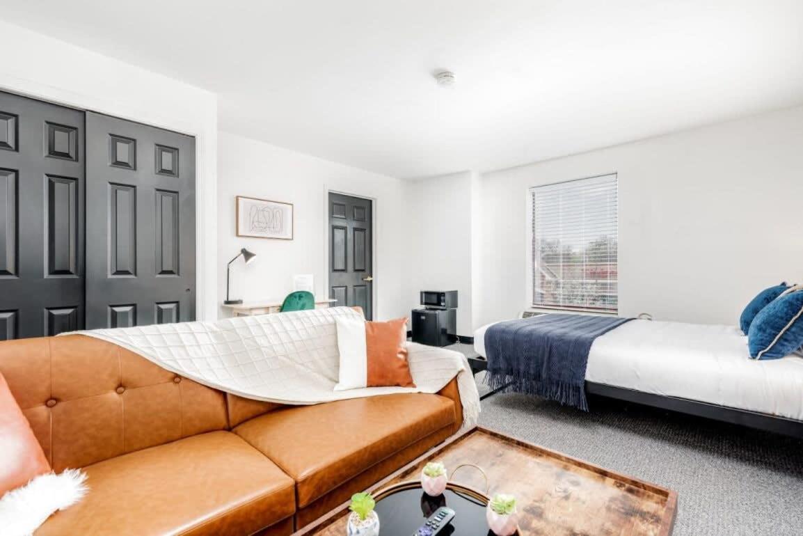 Cozysuites Cwe Stylish Queen With Microwave&Fridge Tower Grove Dış mekan fotoğraf